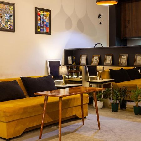 9Th And 6Th Floor Stylish Apartments With Mountainvista بيشكيك المظهر الخارجي الصورة