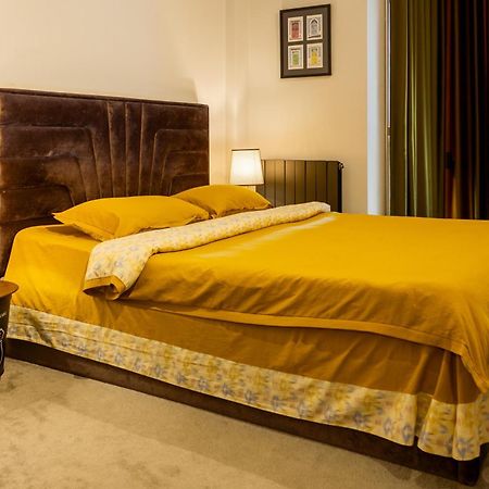 9Th And 6Th Floor Stylish Apartments With Mountainvista بيشكيك المظهر الخارجي الصورة