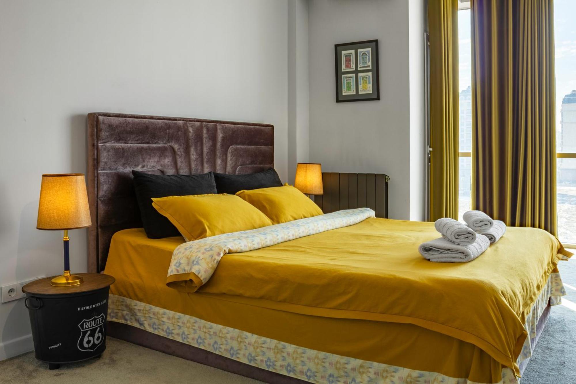 9Th And 6Th Floor Stylish Apartments With Mountainvista بيشكيك المظهر الخارجي الصورة