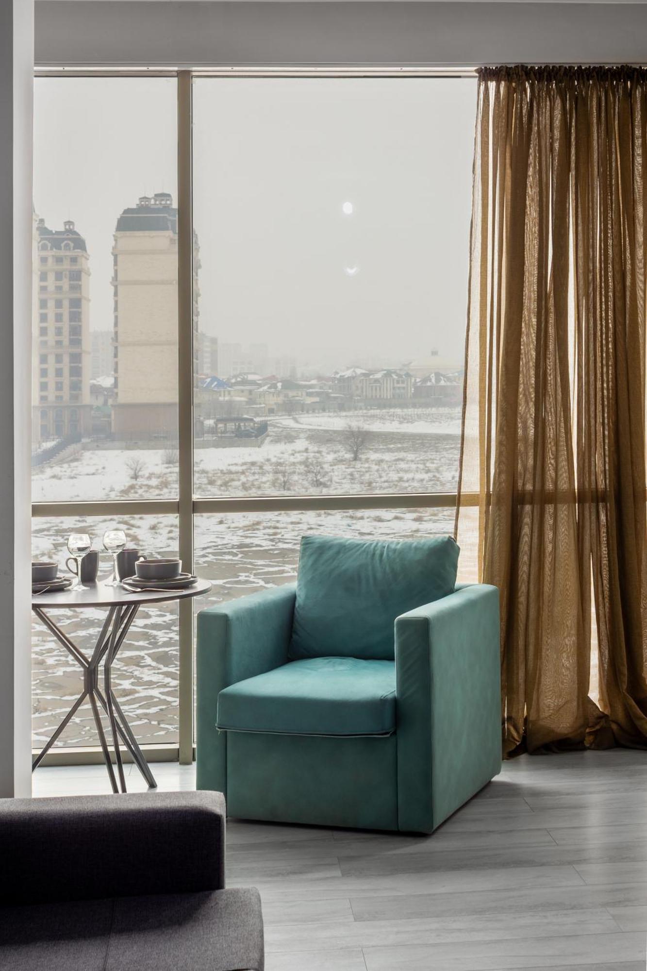 9Th And 6Th Floor Stylish Apartments With Mountainvista بيشكيك المظهر الخارجي الصورة
