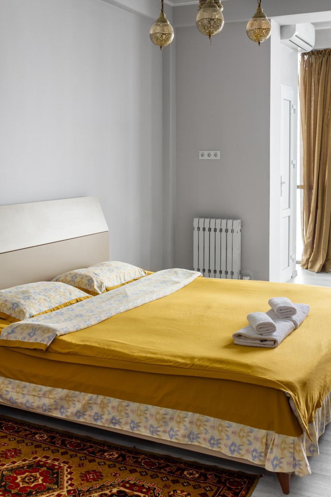 9Th And 6Th Floor Stylish Apartments With Mountainvista بيشكيك المظهر الخارجي الصورة