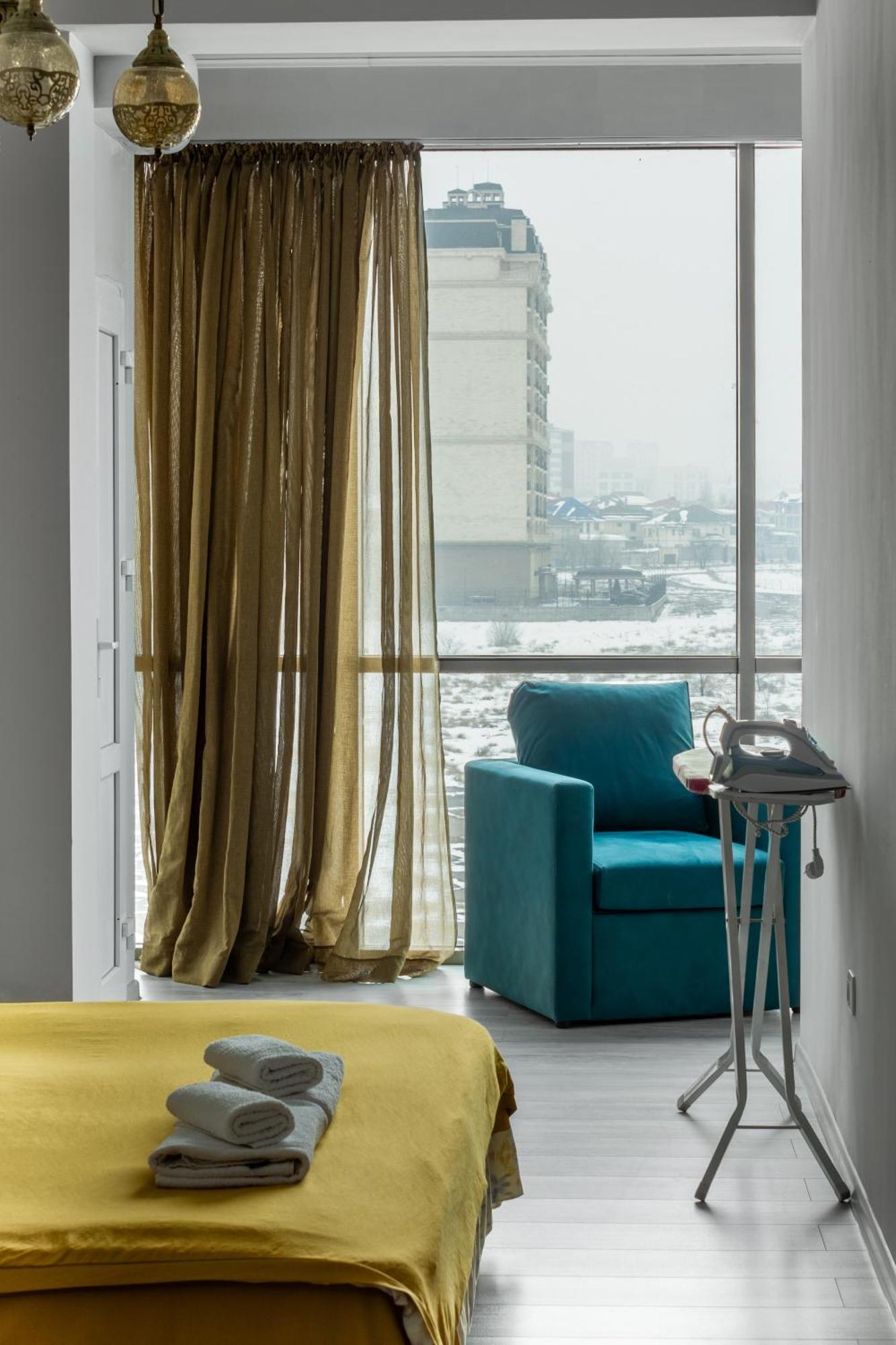 9Th And 6Th Floor Stylish Apartments With Mountainvista بيشكيك المظهر الخارجي الصورة